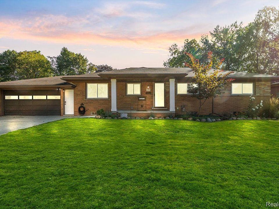 1st image of 6309 Winona Ave