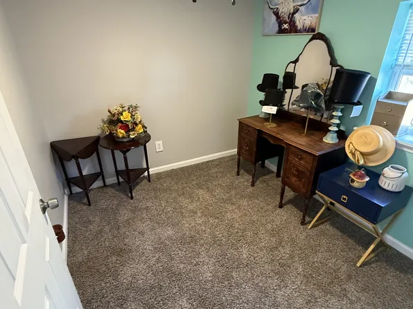 574 W High St, Hodgenville, KY 42748