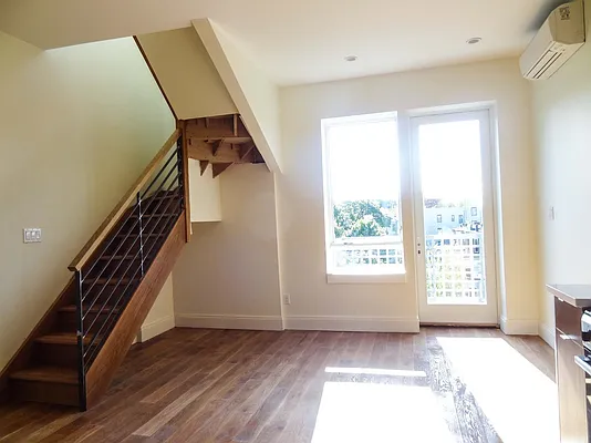 Rented by Lodger Corp | media 11