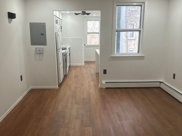 107 Magnolia Ave #2R