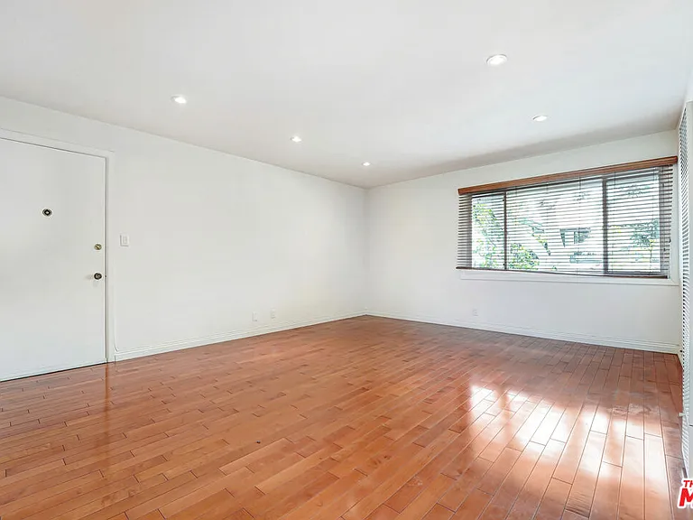 1219 N Crescent Heights Blvd #C — Photo 4