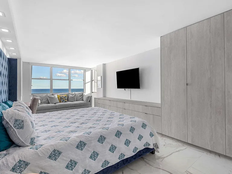 6039 Collins Ave #1527 — Photo 13