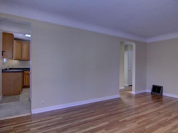 5th image of 4535 Thomas Ave N