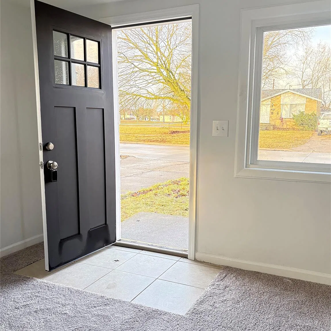 3 bed, 1.0 bath, 1220 sqft, $1,600 — Photo 3