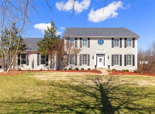 17155 Surrey View Dr, Chesterfield, MO 63005