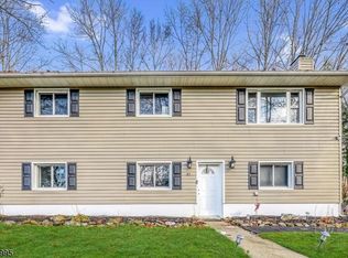 31 Longwood Lake Rd, Oak Ridge, NJ 07438