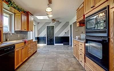 3rd image of 6413 Devonshire Dr