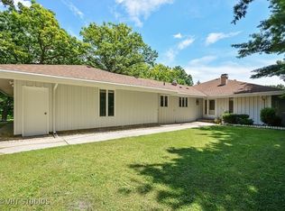 3N390 Townhall Rd, Elburn, IL 60119