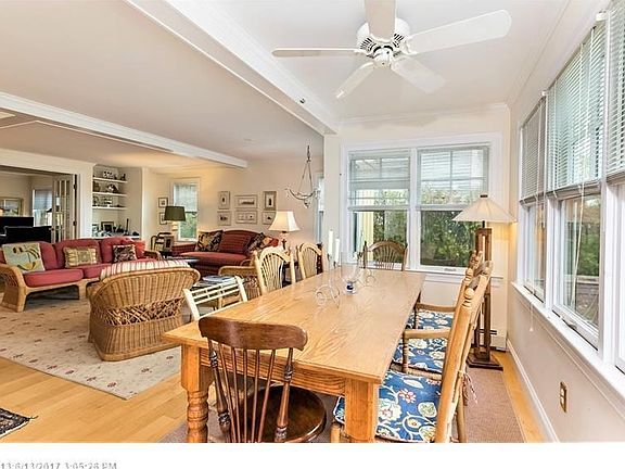Dining area off great room, hardwood floors