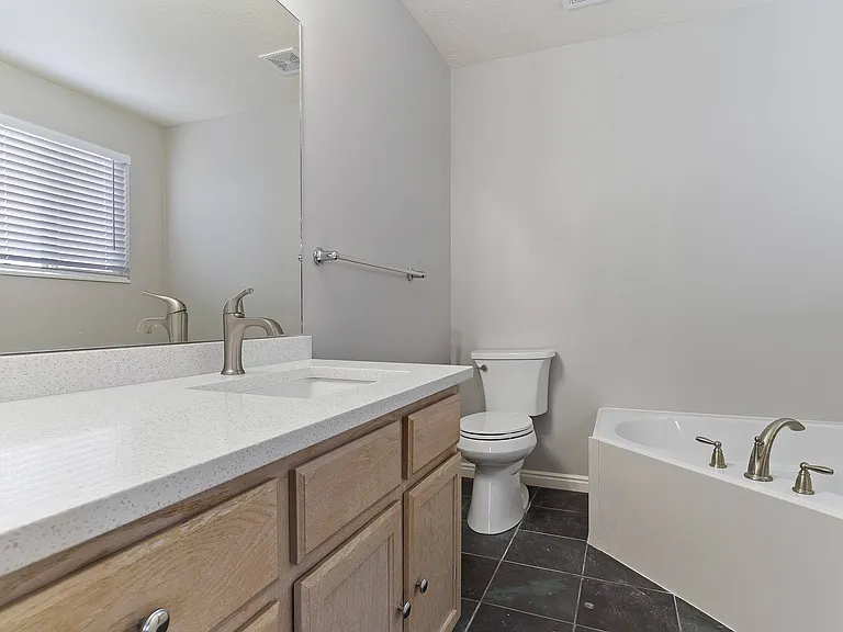 1622 N 160 W — Photo 22