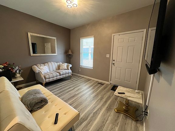 3rd image of 360-362 Hosack St Unit B