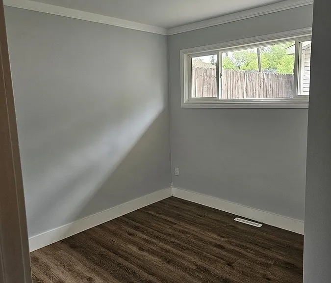 333 Elphinstone St — Photo 12
