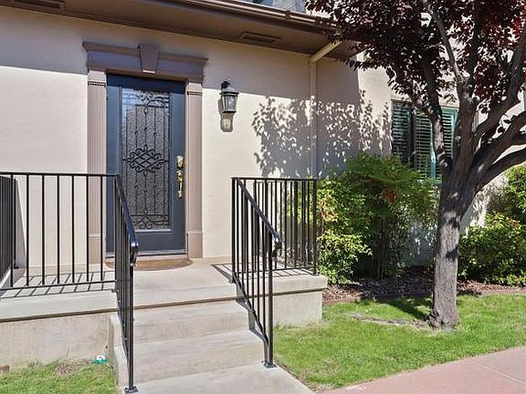 3rd image of 1122 W Monterey Ave