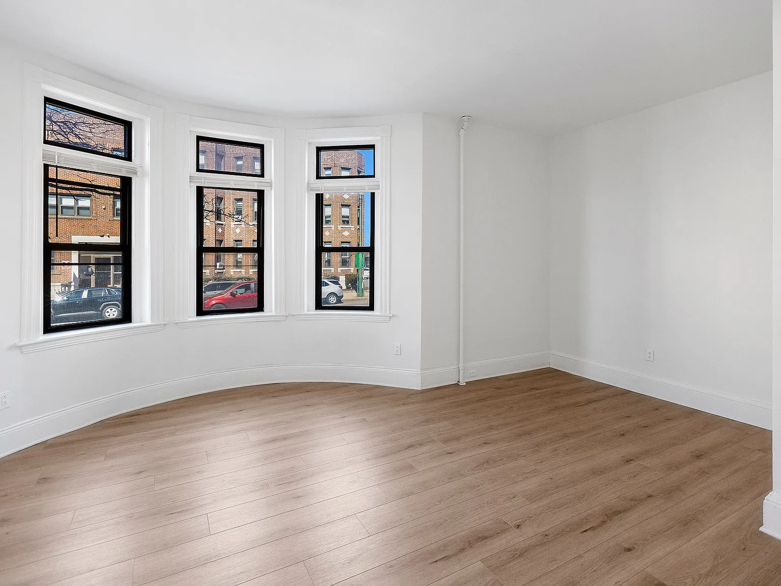3 bed, 1502 sqft, $4,500 — Photo 3