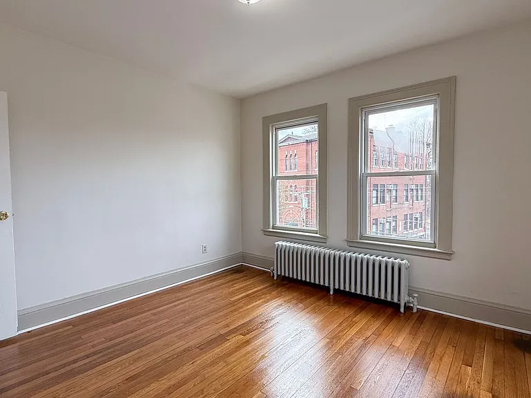 46 Grace St — Photo 39