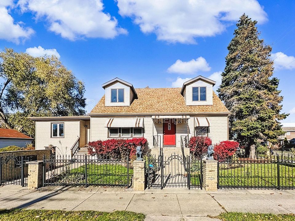 1st image of 3303 Division St