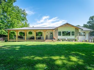 115 Blythewood Dr, Hendersonville, NC 28792