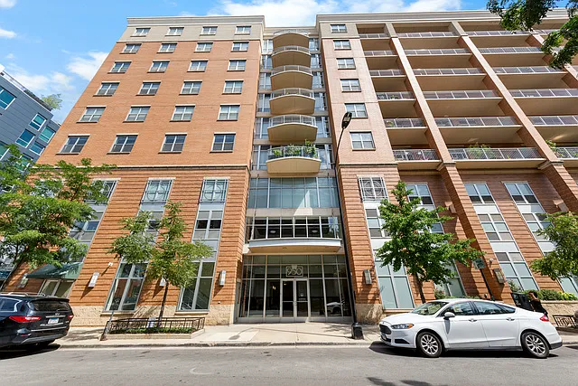 950 W Monroe St #616