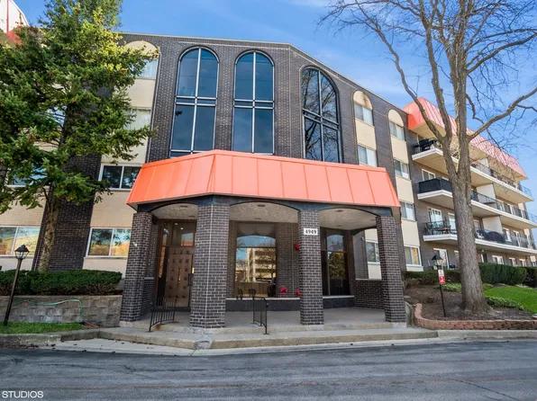 4949 Golf Rd APT 401, Skokie, IL 60077