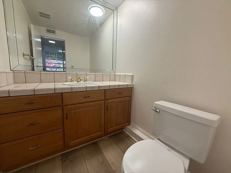 22210 James Alan Cir #8 — Photo 10