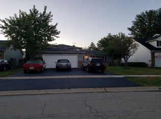 252 Butte View Dr, Bolingbrook, IL 60490