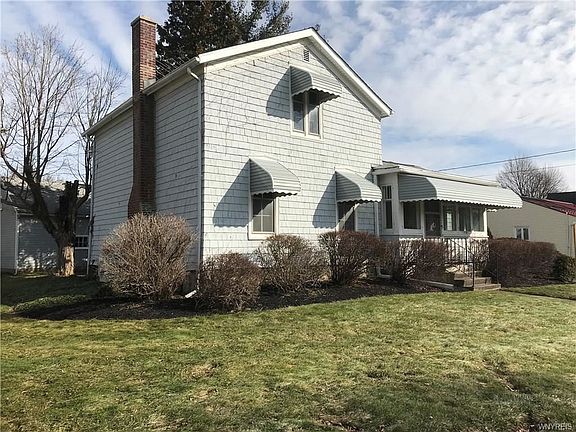 3rd image of 132 E Main St