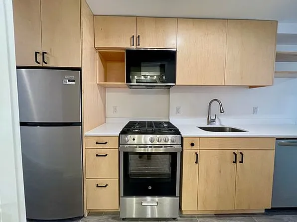 454A 17th St, Brooklyn, NY 11215