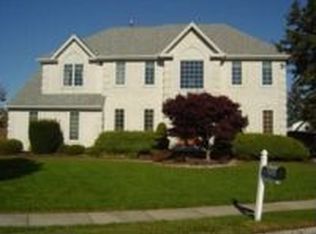 8 Debra Dr, Dayton, NJ 08810