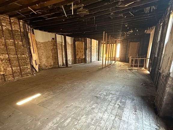 2nd image of 764 S Kenneth Ave
