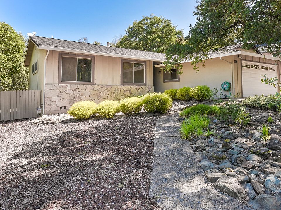 2nd image of 1011 Hanover Ct