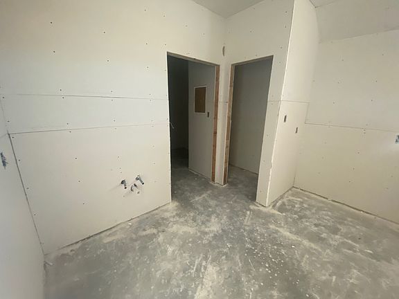 4th image of 5020 Freestone Dr