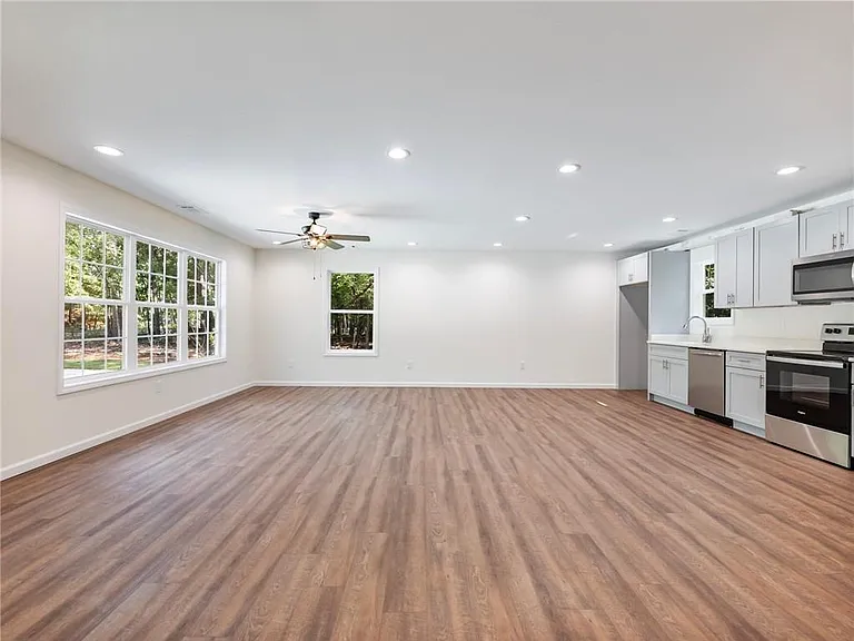 8079 Beachwood Dr — Photo 10