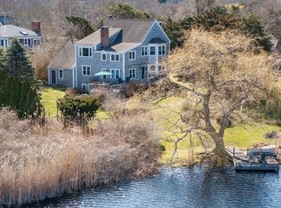 48 Smith St, Hyannis Port, MA 02647