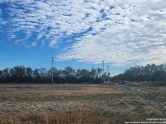 3rd image of 546 W County Road 4017