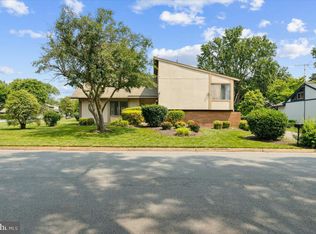 167 S Fox Rd, Sterling, VA 20164