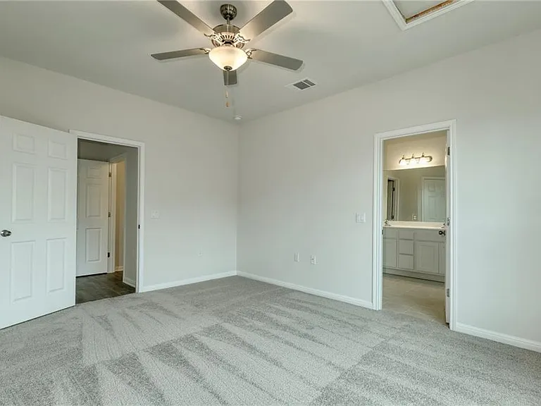 801 Falkland Trce — Photo 5