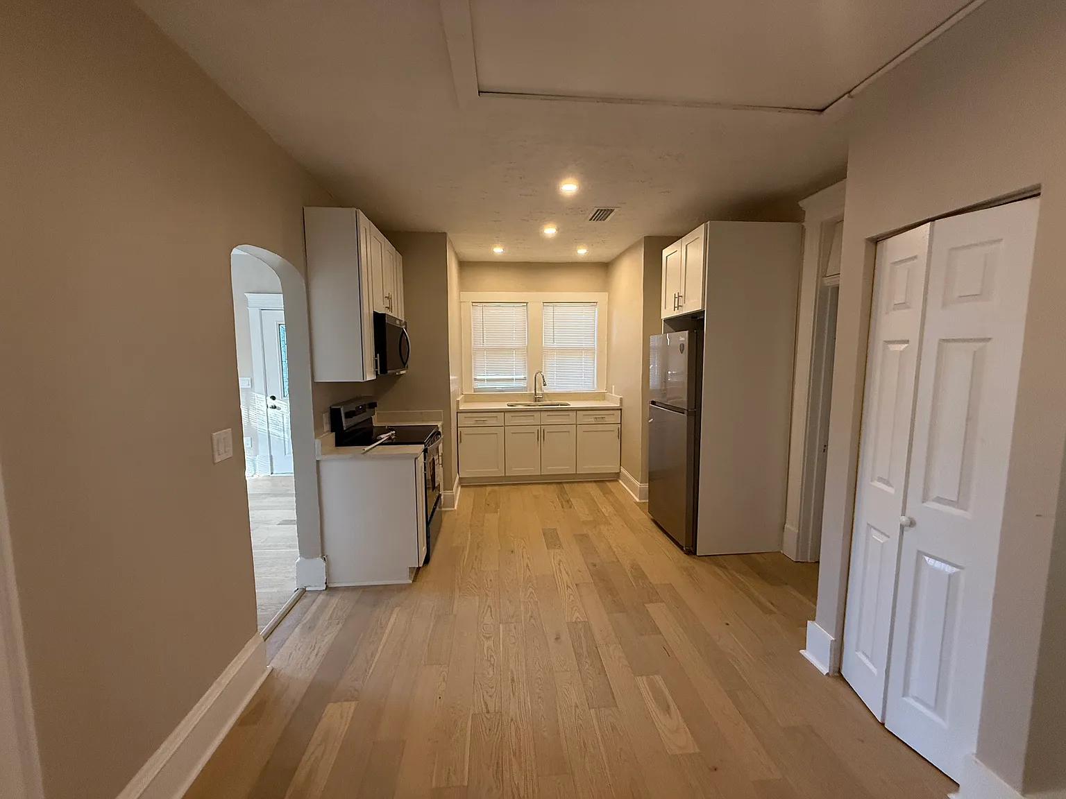 3 bed, $1,645 — Photo 2