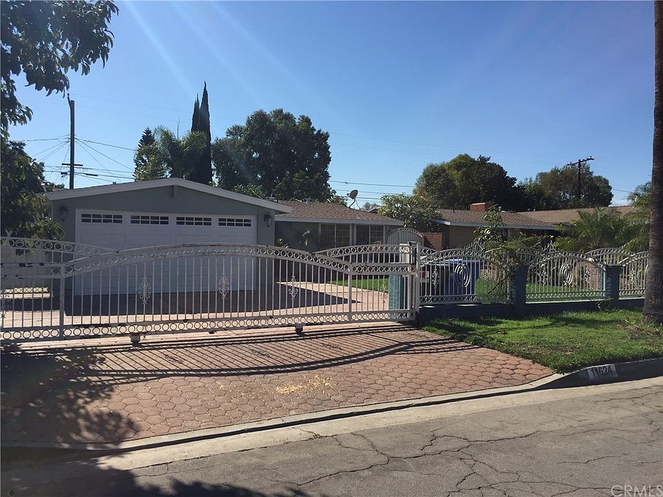 1st image of 11624 Waddell St