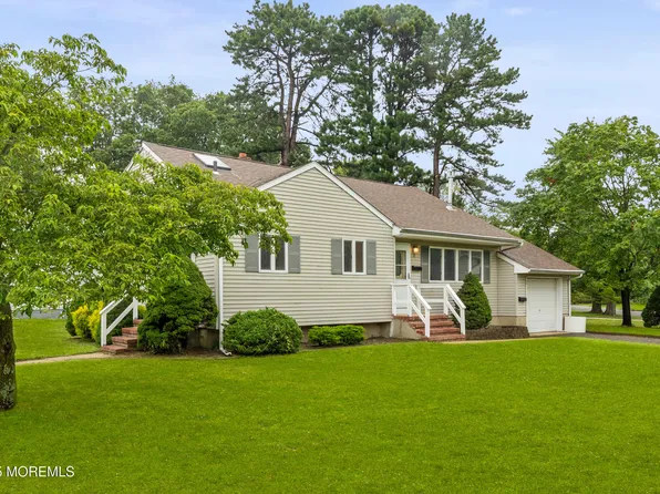 32 Branch Road, Oakhurst, NJ 07755