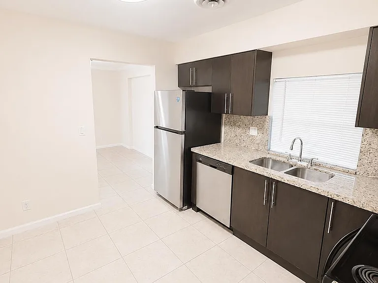 3615 Polk St — Photo 5