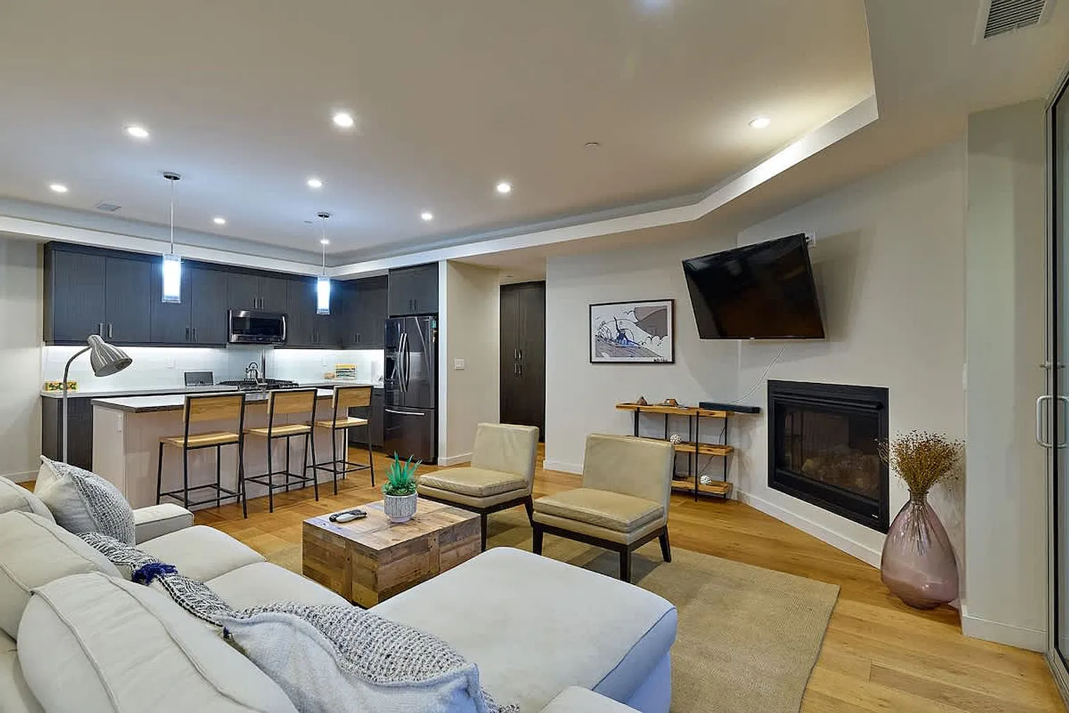 3 bed, 2.0 bath, 1463 sqft, $13,370 — Photo 1