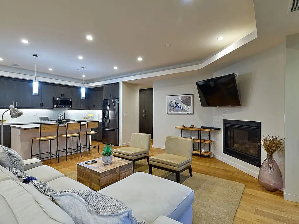 2310 Edinburg Ave #ID1407021P