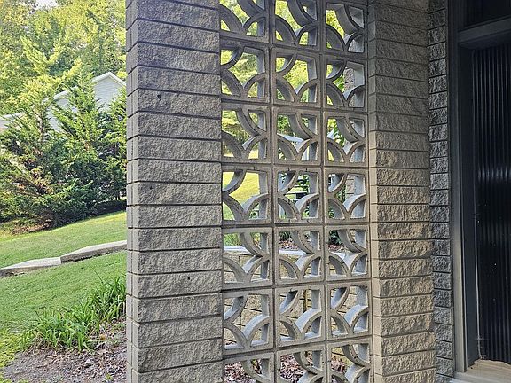 4th image of 229 Dogwood Dr SW