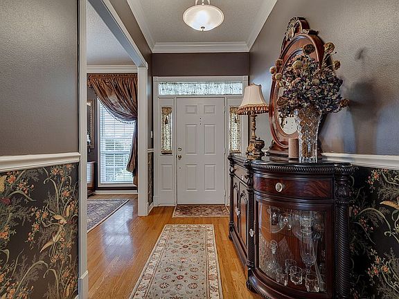 4th image of 2100 Brierfield Dr
