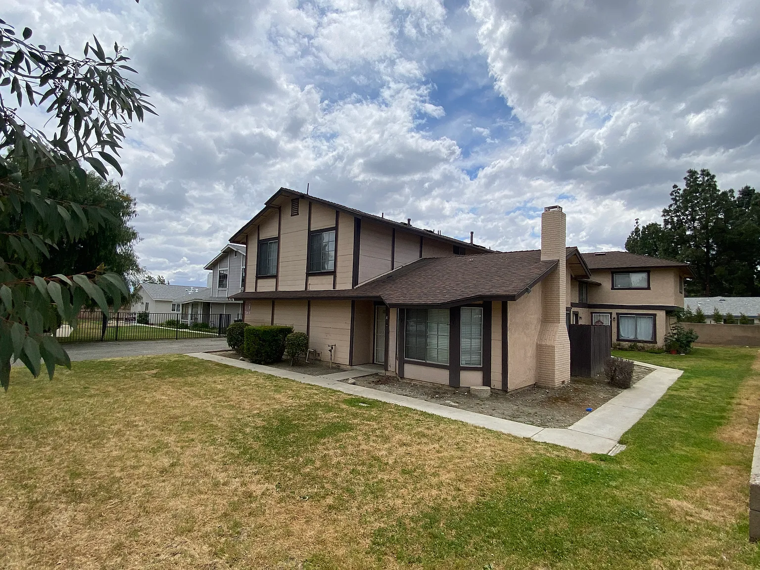 3 bed, 1.5 bath, 950 sqft, $2,800 — Photo 1
