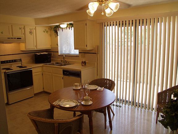 5th image of 190 Nottingham Ct #190