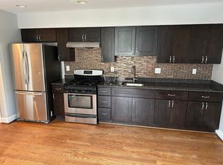 160X 17th Pl SE #4, Washington, DC 20020