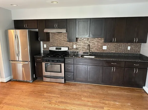 160X 17th Pl SE #4, Washington, DC 20020