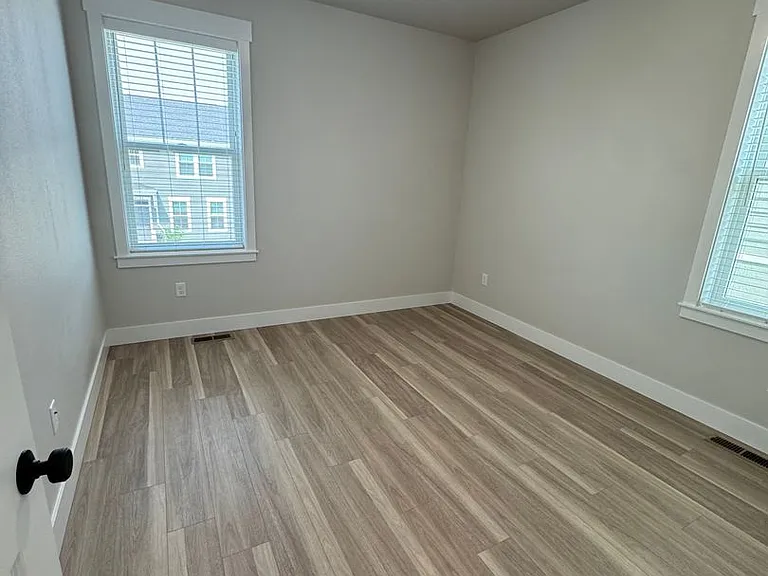 6132 Northstead Ave — Photo 9