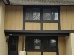 1387 Hampton Rd, Saint Charles, MO 63303